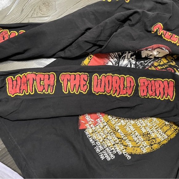 Falling in reverse long sleeve band Merch from 2023 tour - Picture 6 of 6